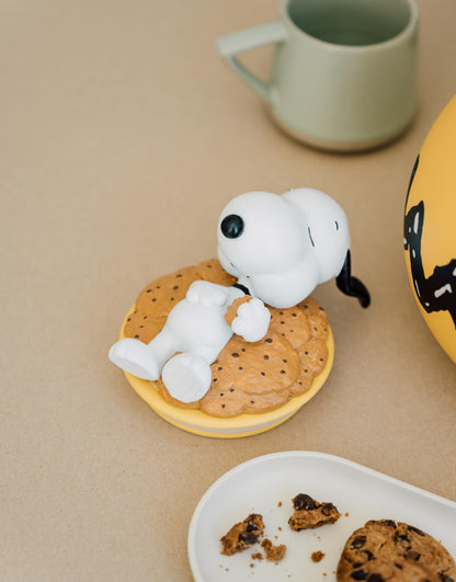 Grupo Erik Snoopy Cookie Jar With Lid | Snacks Canister | 20.5 x 20.5 x 24.6 cm | Candy Jar | Snoopy Gifts | Kitchen Decor | Airtight Food Storage Container