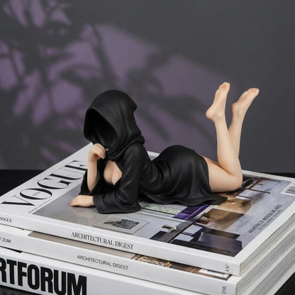 Gothic Witch Resin Ornament, Mysterious and Cute Black Robe Witch Ornament, Halloween & Christmas Home Decor for Bookshelf, Garden & Funy Gift (Lying Down)