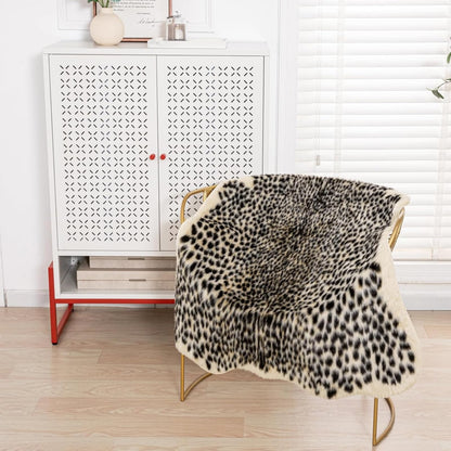 Fluffy Leopard Rug, Premium Cheetah Print Rugs, Soft Faux Fur Animal Carpet for Kids Room Bedroom, Living Room, Shaggy Teen Room Home Decor (Cheetah Print 39.4 X 36 in)