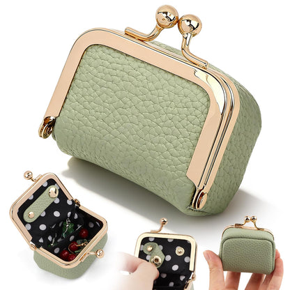 Genuine Leather Mini Jewelry Box with Kiss Lock, Portable Travel Jewelry Case Coin Purse for for Rings, Earrings, Pendants, Necklaces, Small Organizer Box for Girls Women(Green)