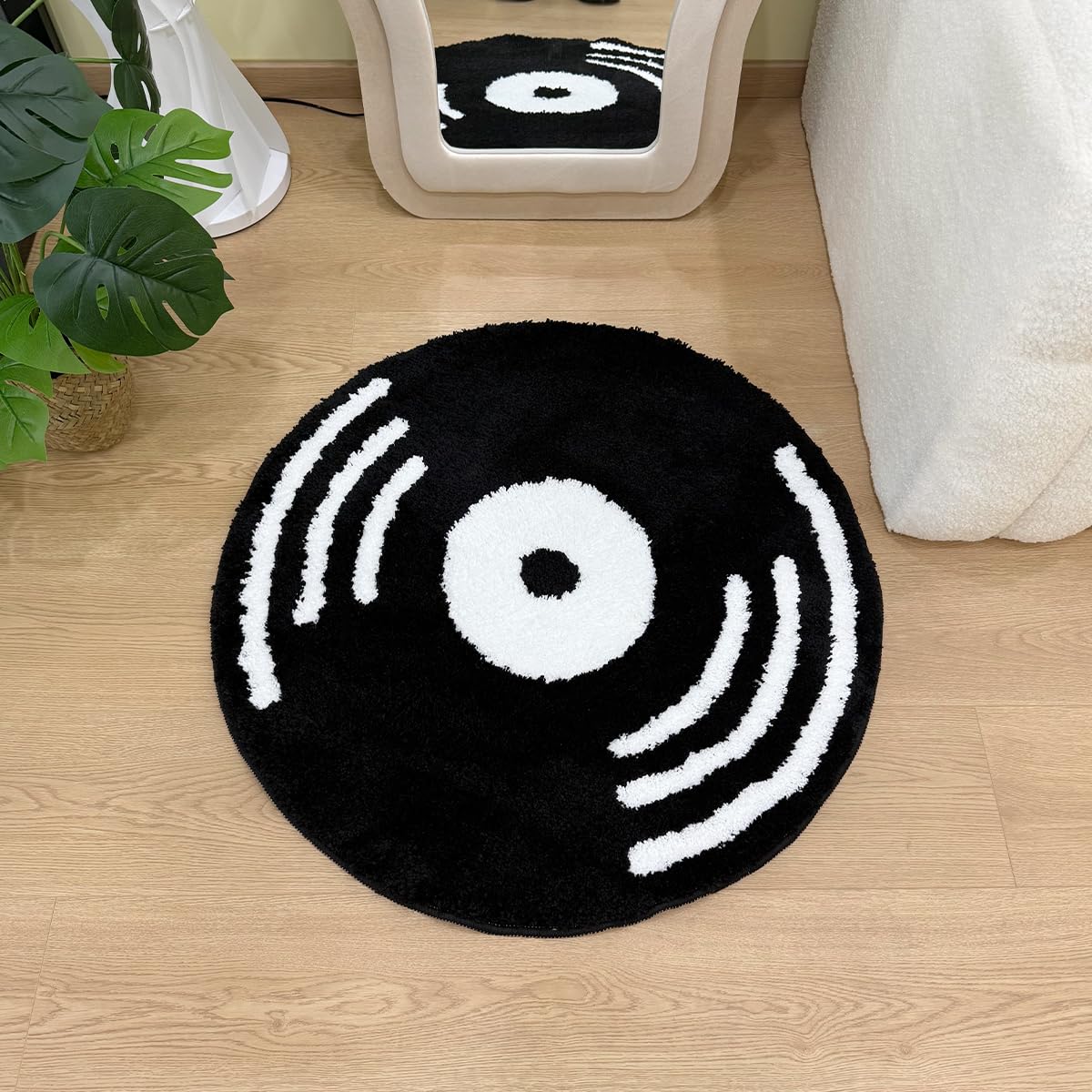 LAKEA Creative Vinyl Record Tufted Rug Indoor Aesthetic Home Decoration Round Tufting Soft Rug Horror Movie Safety Mat (31.5 X 31.5 inch)