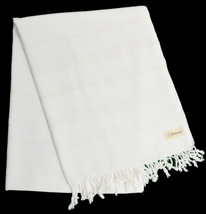 Bersuse Towels Anatolia XL Beach Blanket Throw Blanket Turkish Towel 100% Cotton Extra-Large Quick-Dry Lightweight Premium Peshtemal Towel - 61x82 Inches, White