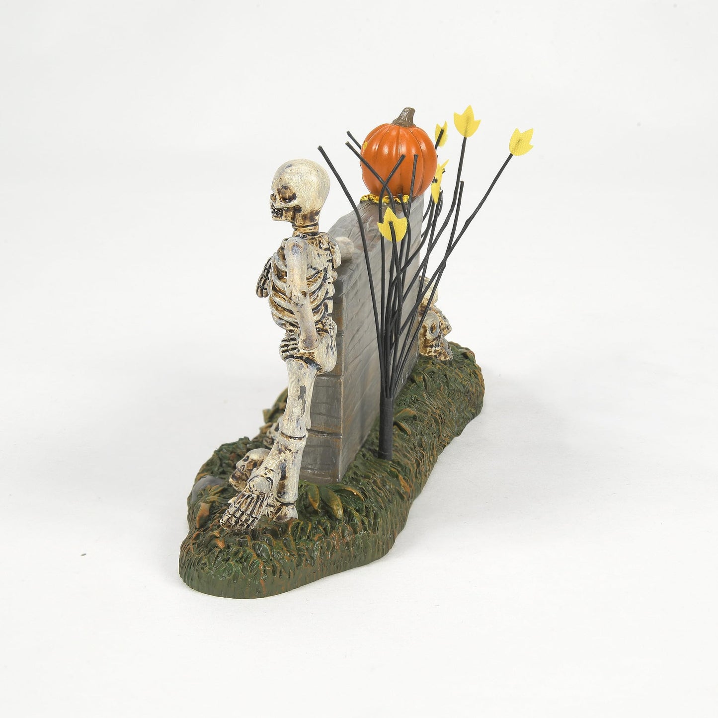 Department 56 Village Collection Accessories Halloween We're A Skeleton Crew Sign Lit Figurine, 3.9 Inch, Multicolor