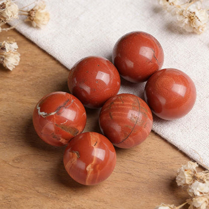 AierCrystal Natural Stone Crystal Sphere Feng Shui Home Decoration Ball Positive Energy Scrying Orb for Meditation Tool for Spiritual Space Purification Globe Diameter 4-5cm Red Jasper Sphere