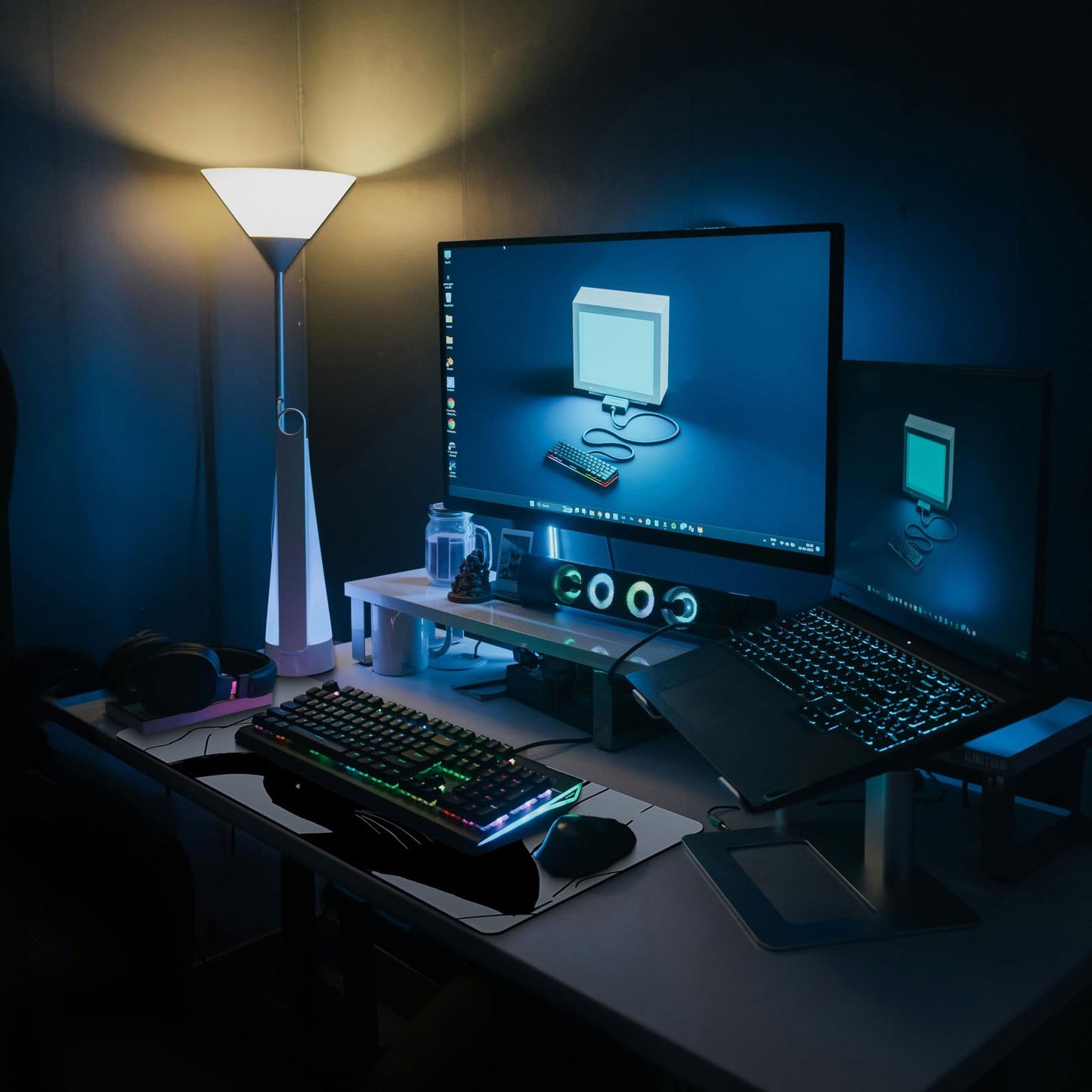 MAY FLOWER Large Gaming Mouse Pad, Full Keyboard Mat, Long Laptop Mousepad, Computer Mouse Mat for Home and Office, Anti-Slip Rubber Base, 31.5 x 11.8 Inches (Black Cat)