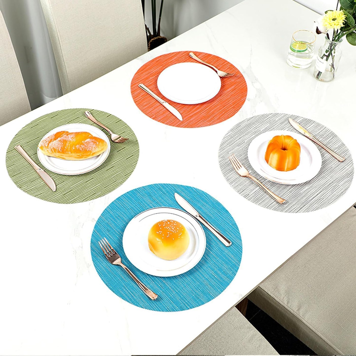 LivebyCare Round Placemats Set of 4 Woven Table Mats Washable Non-Slip Place Mats 13.8 Inch for Christmas Decoration Home Wedding Party,Beige