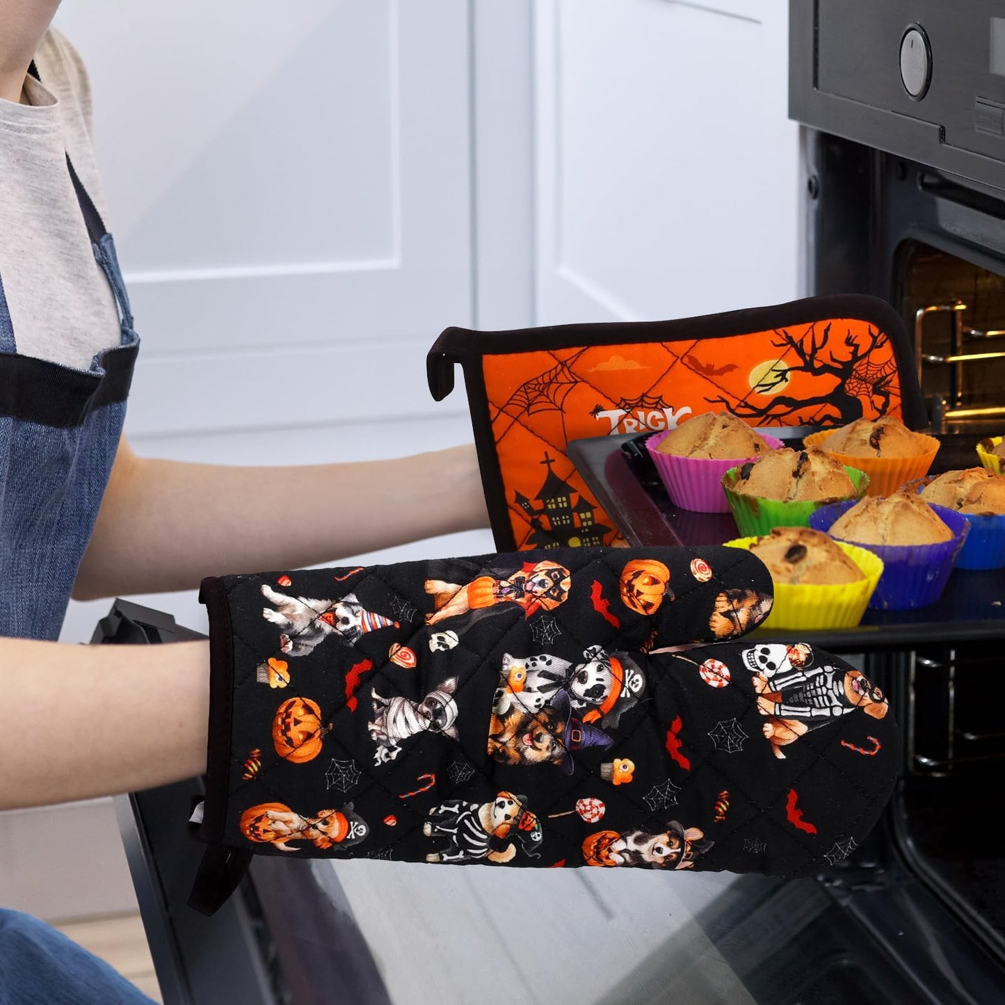 Arquiel Halloween Dog Oven Mitts and Pot Holders Sets 4Pcs, 100% Cotton Heat Resistant, Extra Long Oven Gloves Potholder for Kitchen Cooking Baking Decoration