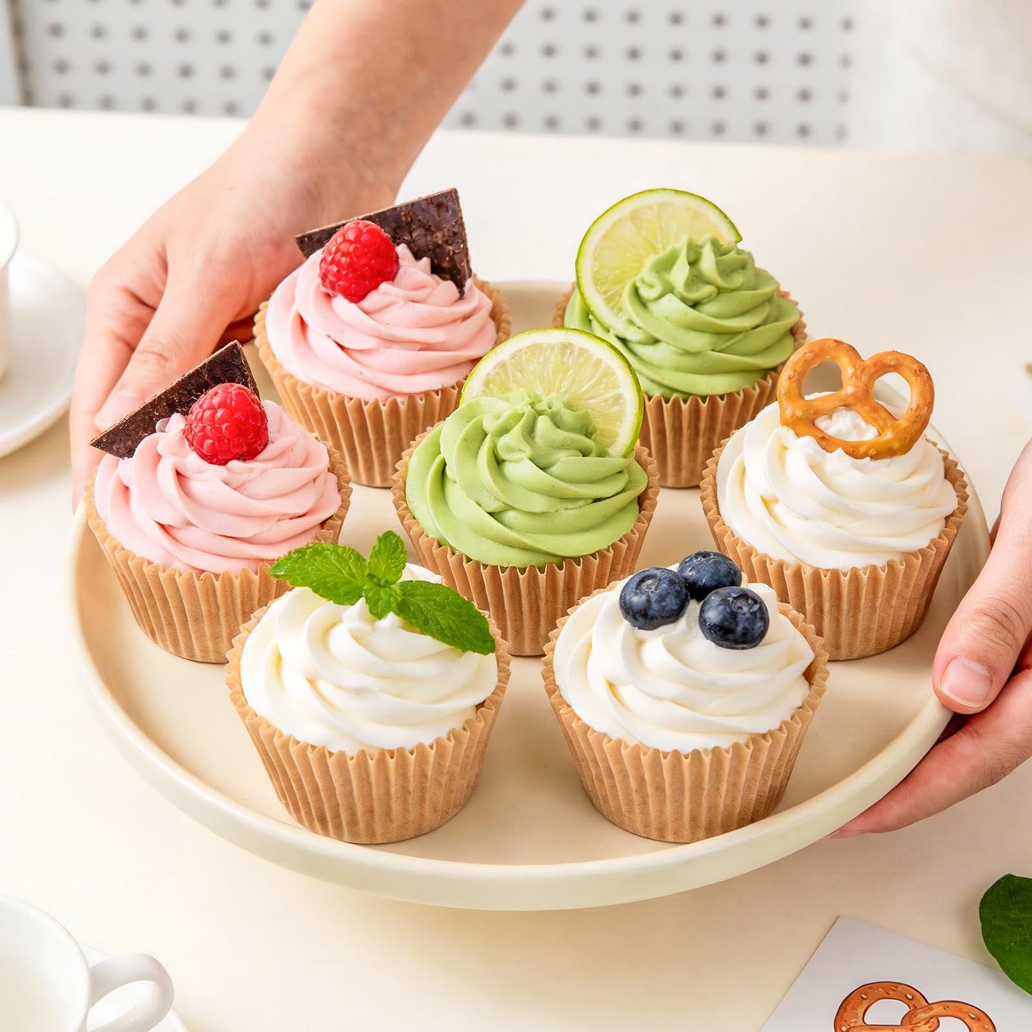 VISRIE 2000Pcs Standard Cupcake Liners, Greaseproof & Non-Stick Muffin Liners, Food Grade Cupcake Liners for Baking, Parchment Baking Cups for Cupcakes, Muffins, Nuts