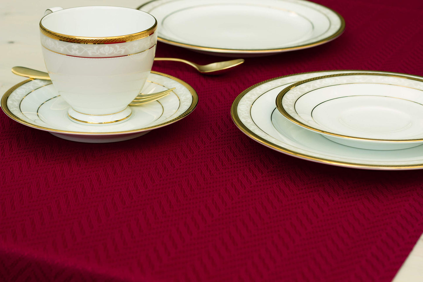 Red Placemats Set of 4, Double Layered Burgundy Place mats for Dining Table, Cranberry Waterproof Table Mats for Kitchen Table for Fiesta, Dinner, Wedding, Decor, Thanksgiving, Halloween, Christmas
