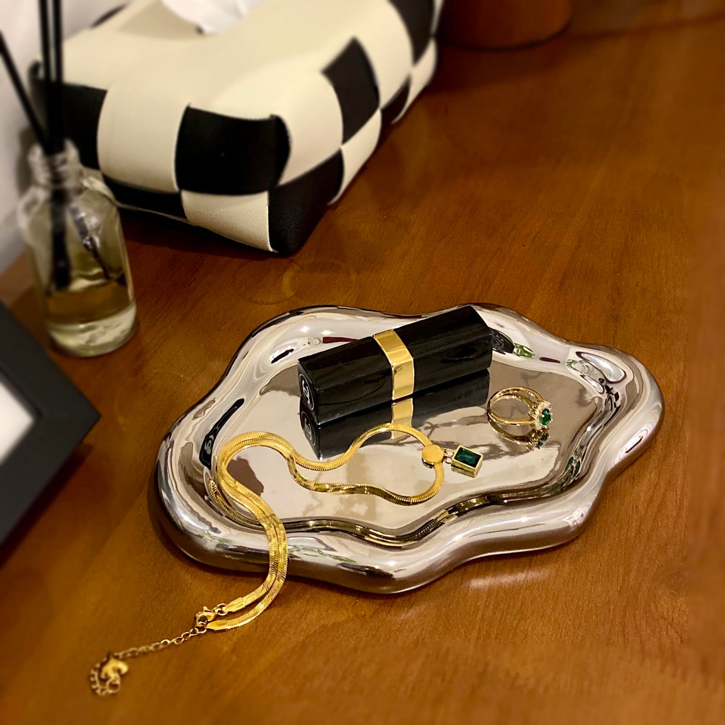 Conviv Ceramic Jewelry Tray,Perfume Trinket Dish,Ring Key Bowl Vanity Cute Room Decor Aesthetic, Birthday Mother's Day Thanksgiving Day Christmas Warm House Gifts for Women(Silver)