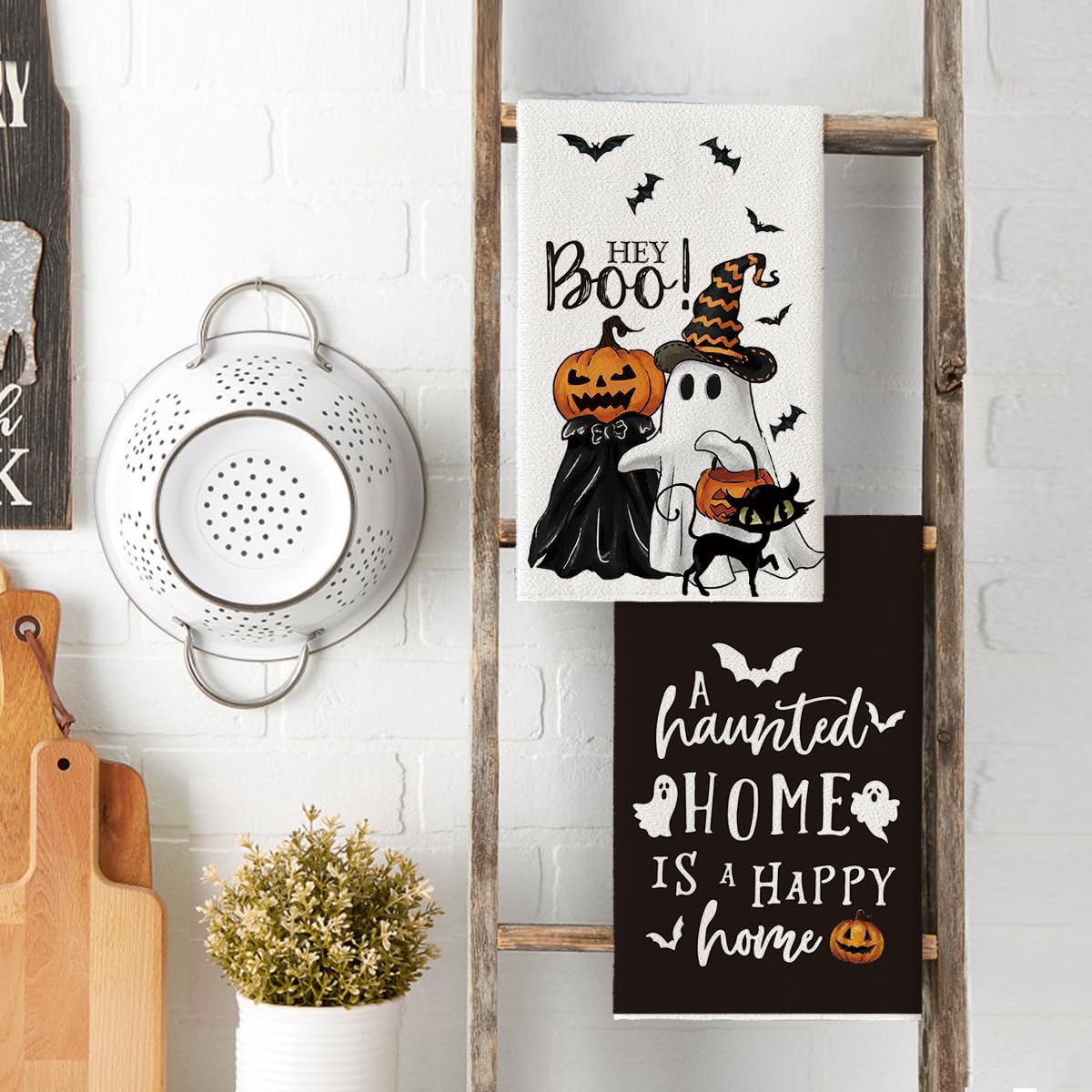 Artoid Mode Ghost Pumpkins Bats Cat Hey Boo Halloween Kitchen Towels Dish Towels, 18x26 Inch Jack-O'-Lantern Decoration Hand Towels Set of 4
