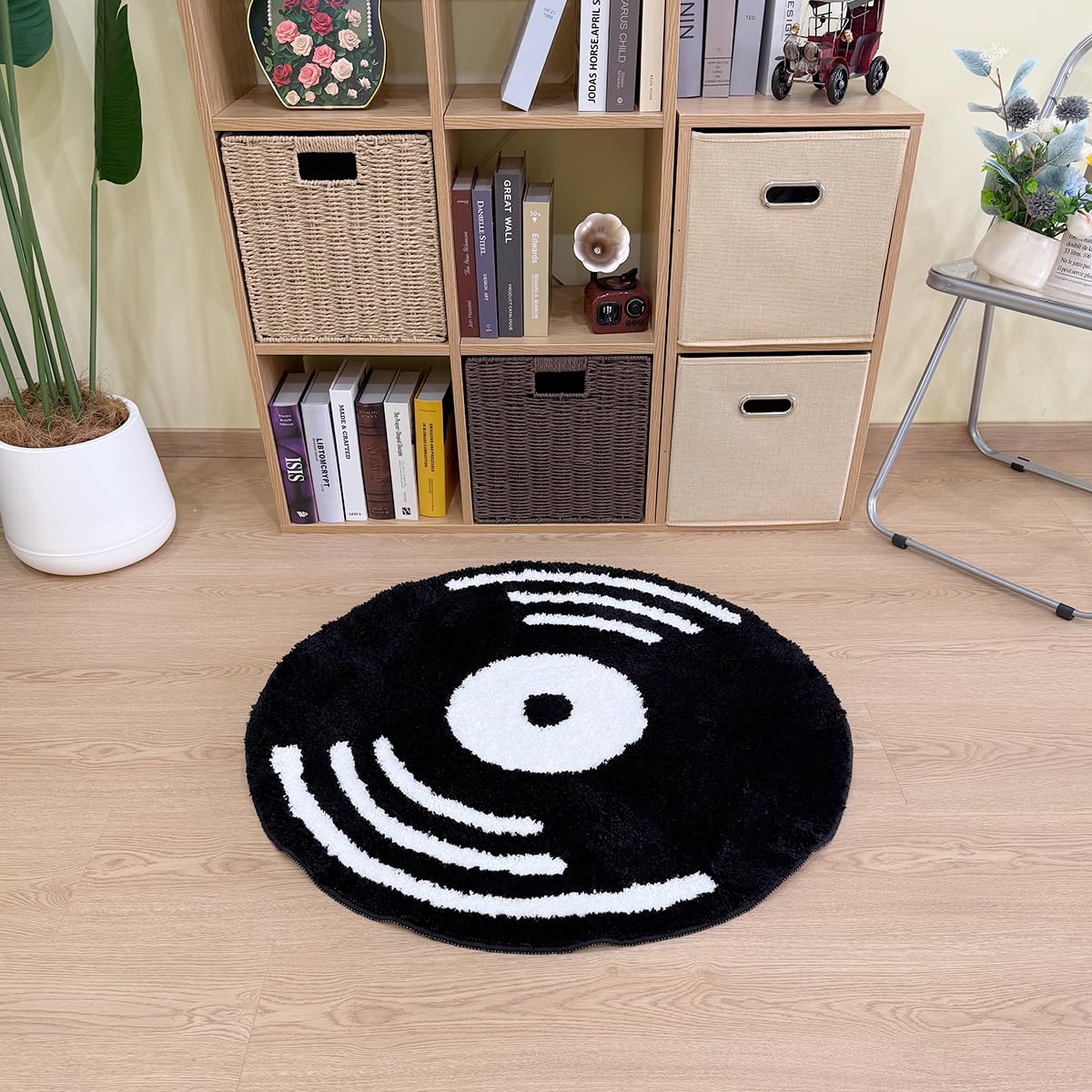 LAKEA Creative Vinyl Record Tufted Rug Indoor Aesthetic Home Decoration Round Tufting Soft Rug Horror Movie Safety Mat (31.5 X 31.5 inch)