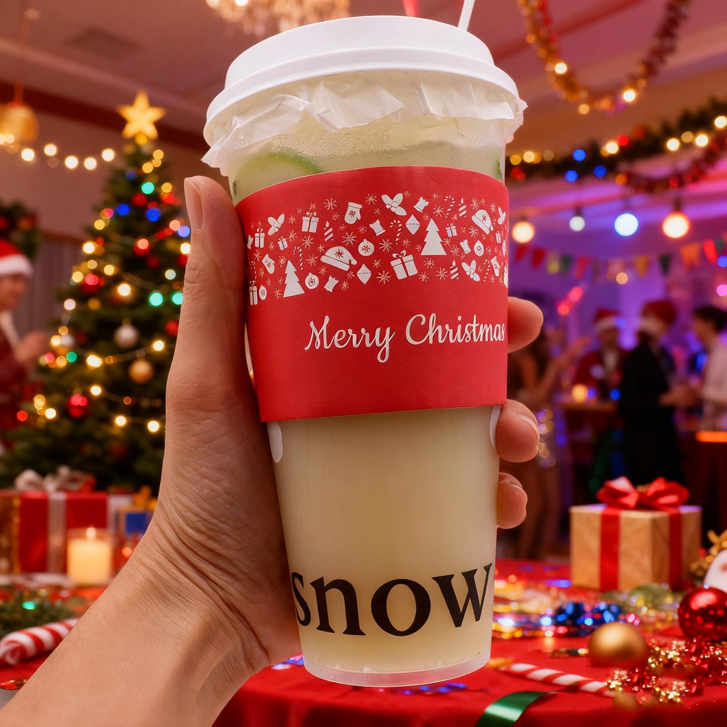 EchoDone Christmas Disposable Coffee Cup Sleeves Paper Corrugated Cup Jackets 200 Count Christmas Tree, Elk Pattern Fit for 90mm Diameter Cups 10oz 12oz 16oz (Without Cups)