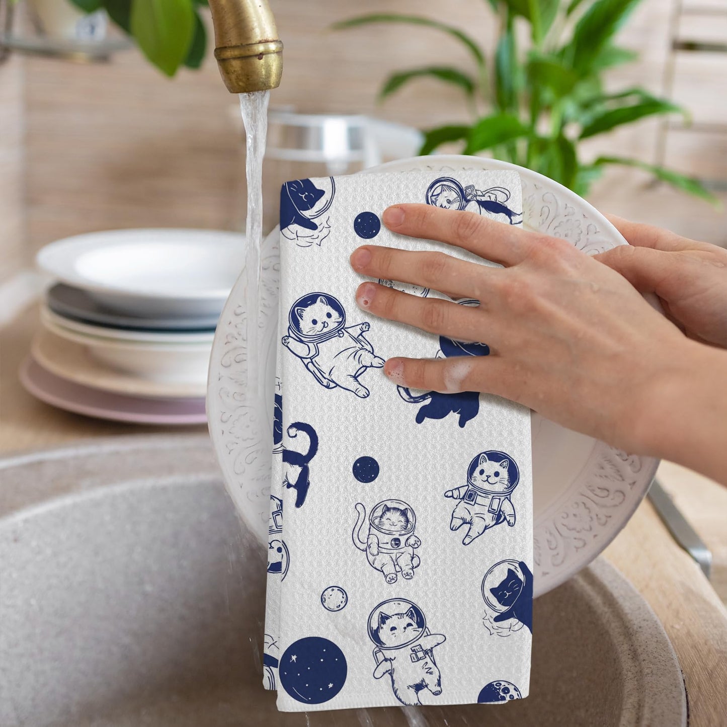 GWFSJYU Space Cat Kitchen Towels Set of 2, Funny Cats Dish Tea Towels for Kitchen, Cute Kitty Decorative Hand Towel for Bathroom, Cat Lovers Gifts, 16x24 Inch