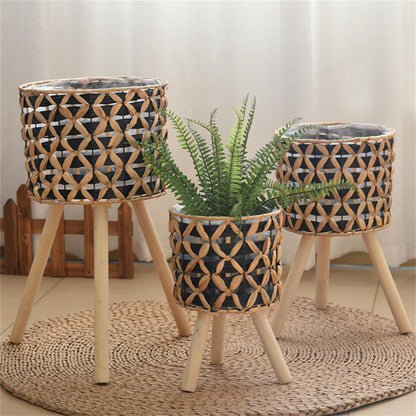 WAGHAVEN Woven Planter Baskets with Plastics Lining and 3 Wooden Legs, Wicker Planter Basket,Boho-Plant Pot with Stand,Plant Baskets Indoor with Liner for Plant, Flowers, Toy, Country Farmhouse