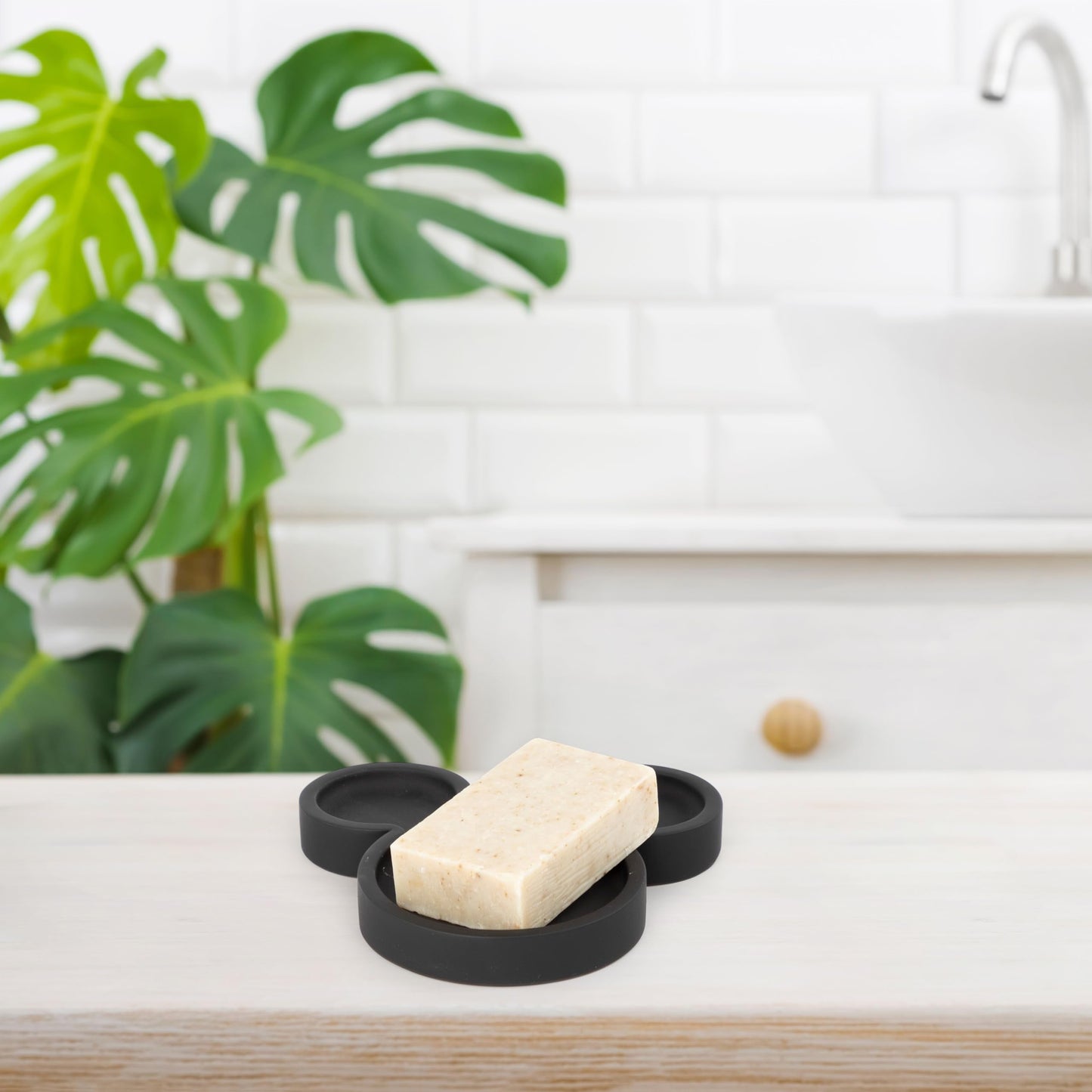 Jay Franco Disney Mickey Mouse Soap Dish - Black Resin Sponge Holder/Jewelry Dish - Bathroom Décor