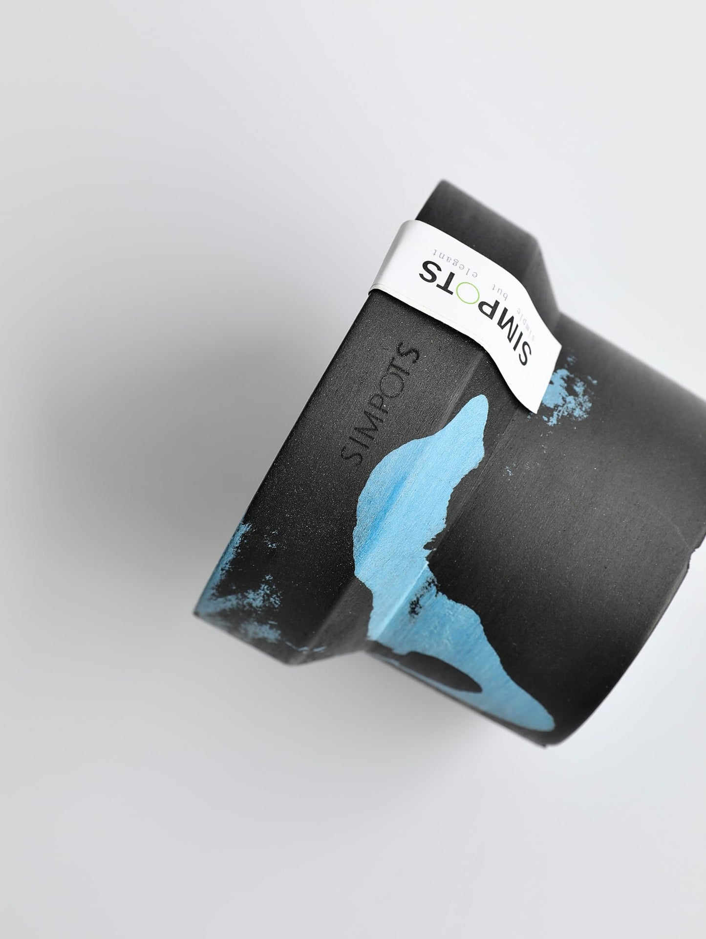 ONE ART Modern Planter Pot, Stone & Recycled Ocean Plastic, Frost Proof Indoor Outdoor Plant Pot for Succulents Flowers Herbs, Unique Hand-Finished Pattern, Lightweight Minimalist Decor (Medium)
