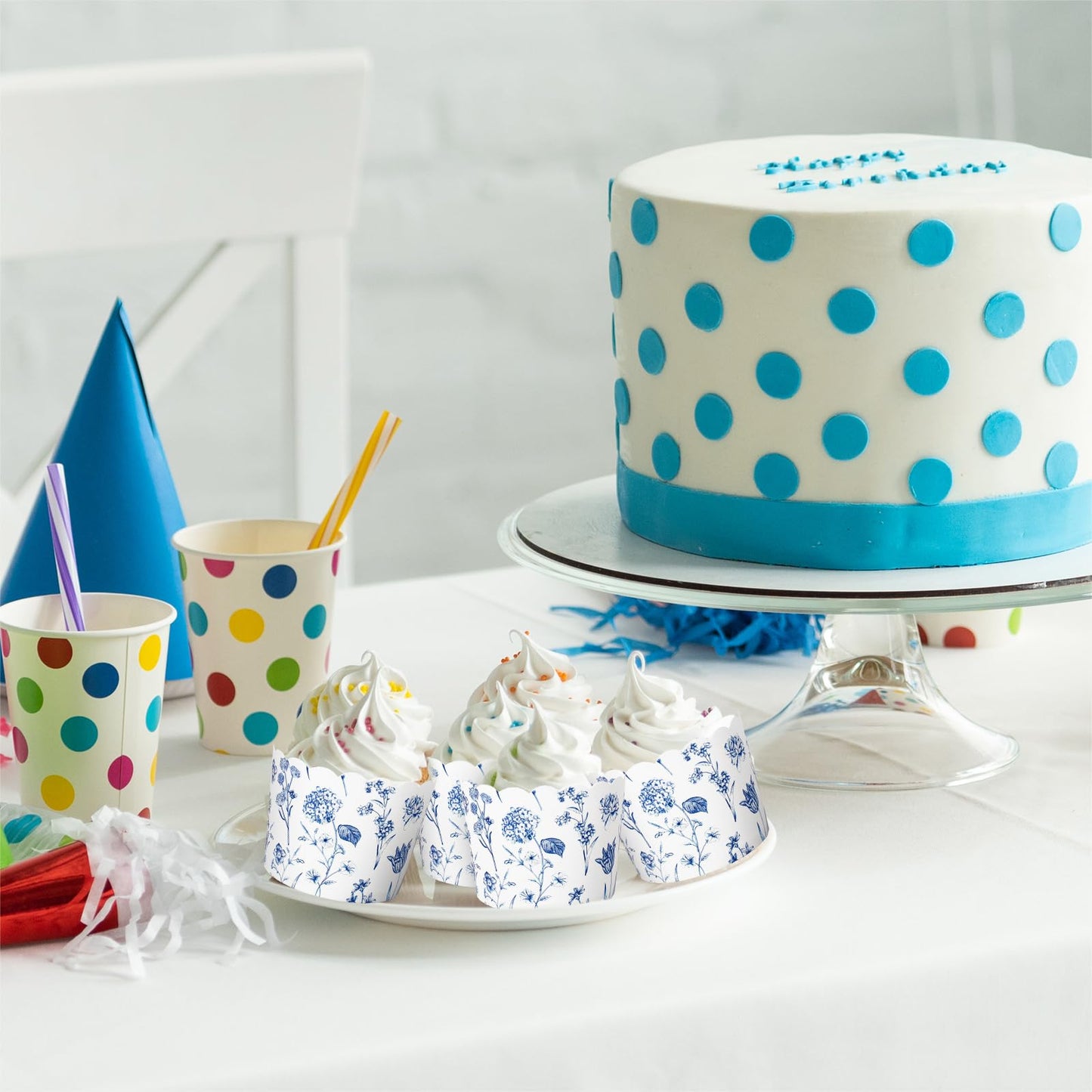 JarThenaAMCS 100Pcs Blue Floral Paper Baking Cups Blue White Wildflower Cupcake Wrappers Scalloped Edge Cupcake Muffin Cases for Spring Summer Party Supplies