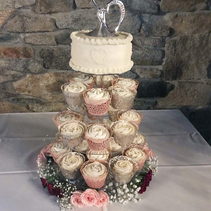 GOLF 100Pcs Cupcake Wrappers Artistic Bake Cake Paper Filigree Little Vine Lace Laser Cut Liner Baking Cup Wraps Muffin CaseTrays for Wedding Party Birthday Decoration (Silver)