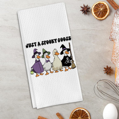 Halloween Goose Gifts Kitchen Towels, Just a Spooky Goose Decorative Towels for Bar Kitchen Bathroom