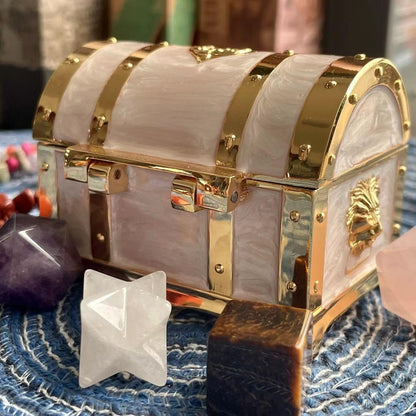 Truewon Vintage Metal Jewelry Chest Treasure Trinket Box, Gem Storage Tray Ring Earrings Necklace Keepsake Gift Holder Case Bag for Girls Ladies Women (Small Golden White)