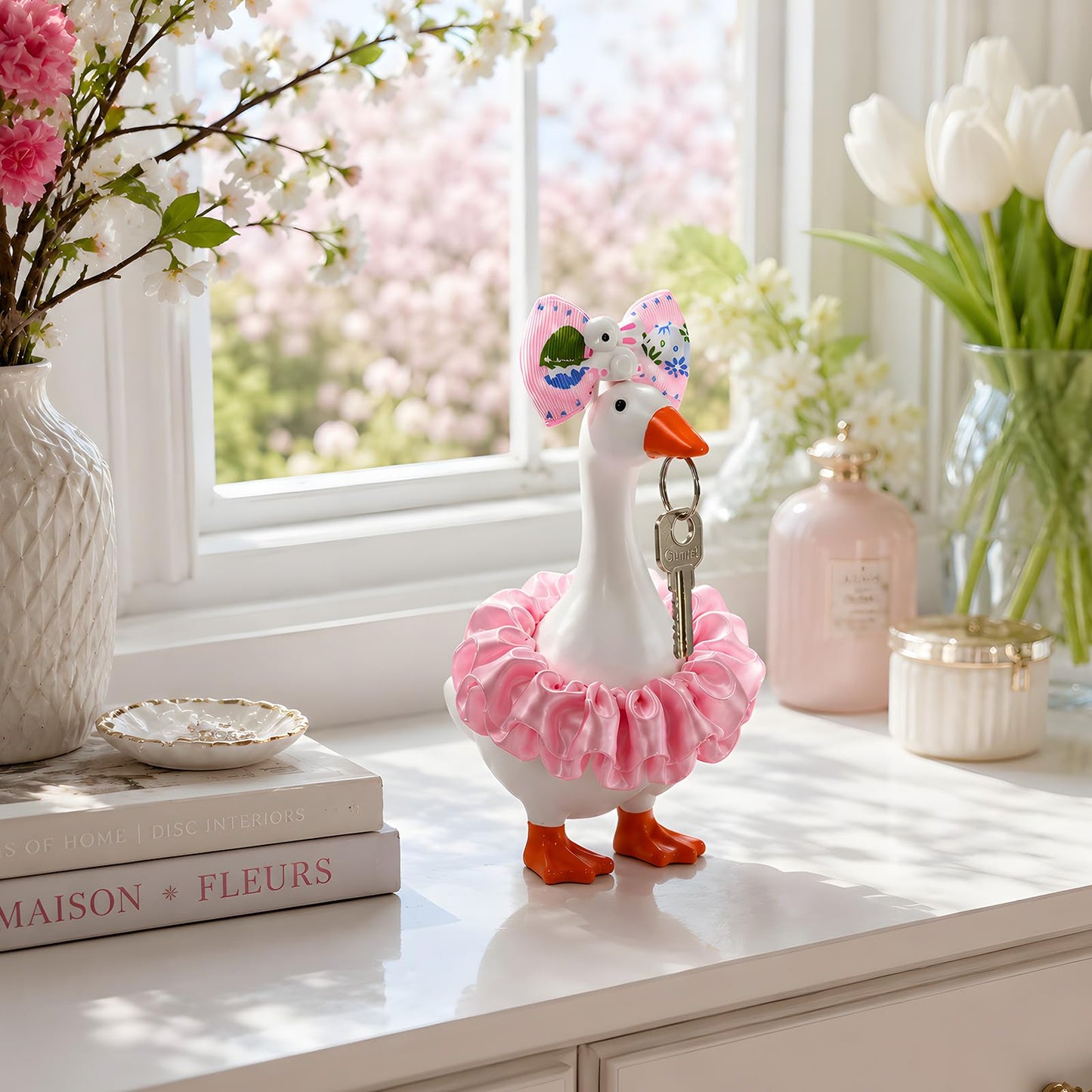 YQUQWN 7 inch Desk Mini Goose Key Holder with 6 Set Outfits, Magnetic Desk Porch Goose with Clothes Decor Funny Desktop Keychain Hanging for Halloween Christmas Home Office Decor Housewarming Gifts