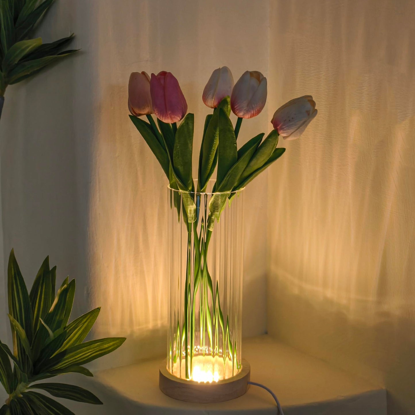 Wisifayardin Ribbed Glass Cylinder Vase with LED Light Base - 7.9 Inch Clear Fluted Bud Vase for Flowers Pampas Grass, Light Up Terrarium Fish Bowl Centerpiece, Home Decor Gift