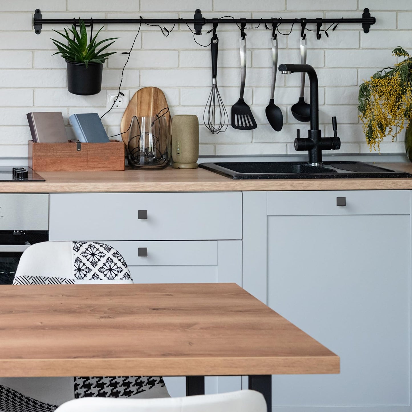 HOME EDIT 10 Pack Single Hole Matte Black Cabinet Knobs Solid Zinc Alloy Pulls for Kitchen Cupboard & Drawer Hardware