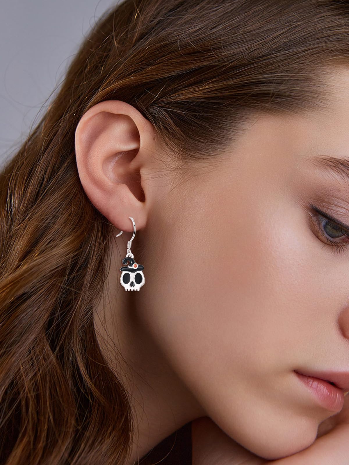 KINGWHYTE Skull Earrings 925 Sterling Silver Gothic Spooky Halloween Earrings Dangle Skull Earrings with Hat Halloween Jewelry Gifts for Women