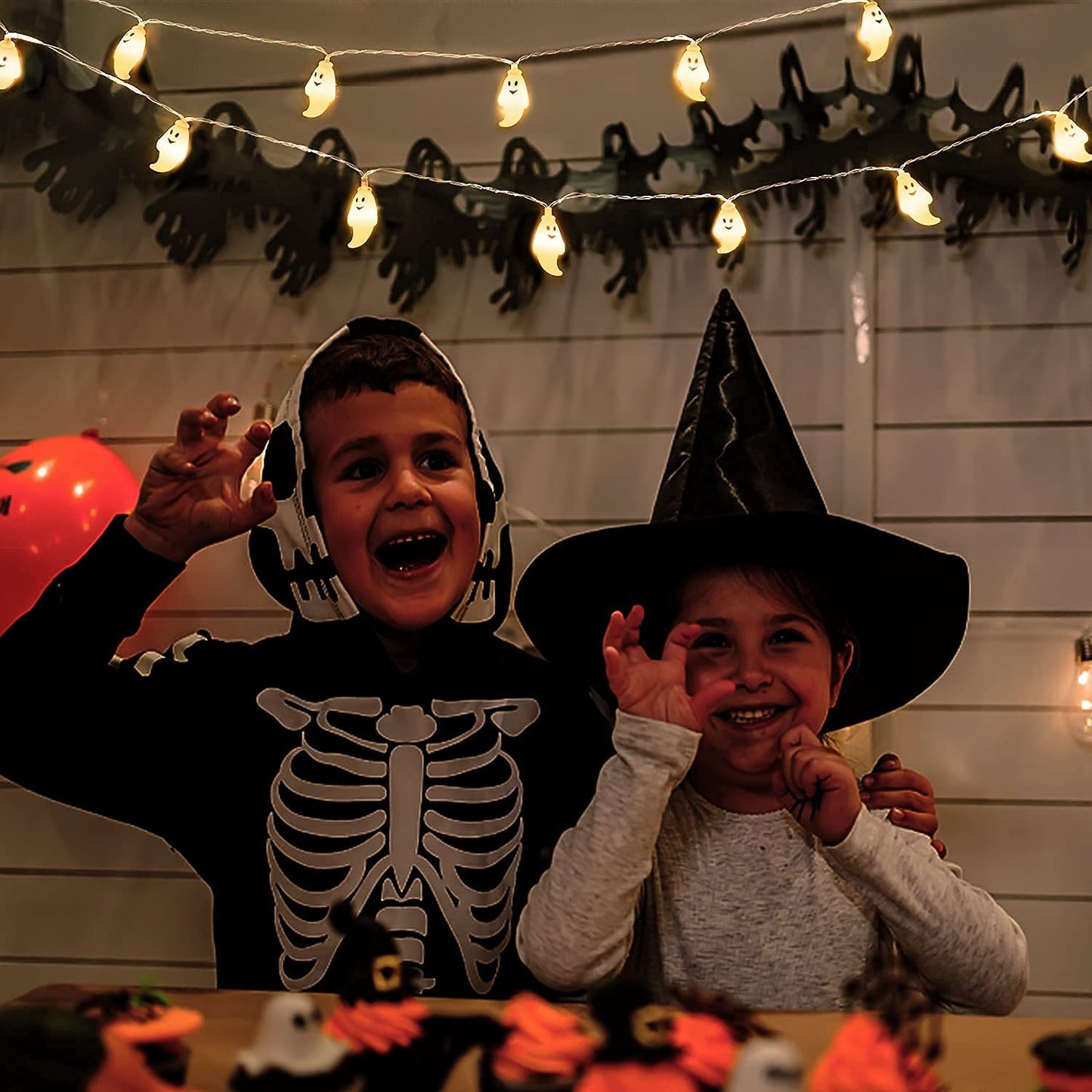 JMEXSUSS 30 LED Halloween String Lights, Cute Battery Operated Ghost String Lights Indoor for Fireplace Party Porch Room Halloween Decorations (Warm White)