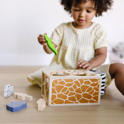 Melissa & Doug Animal Rescue Shape-Sorting Truck - Wooden Toy with 7 Animals and 2 Play Figures