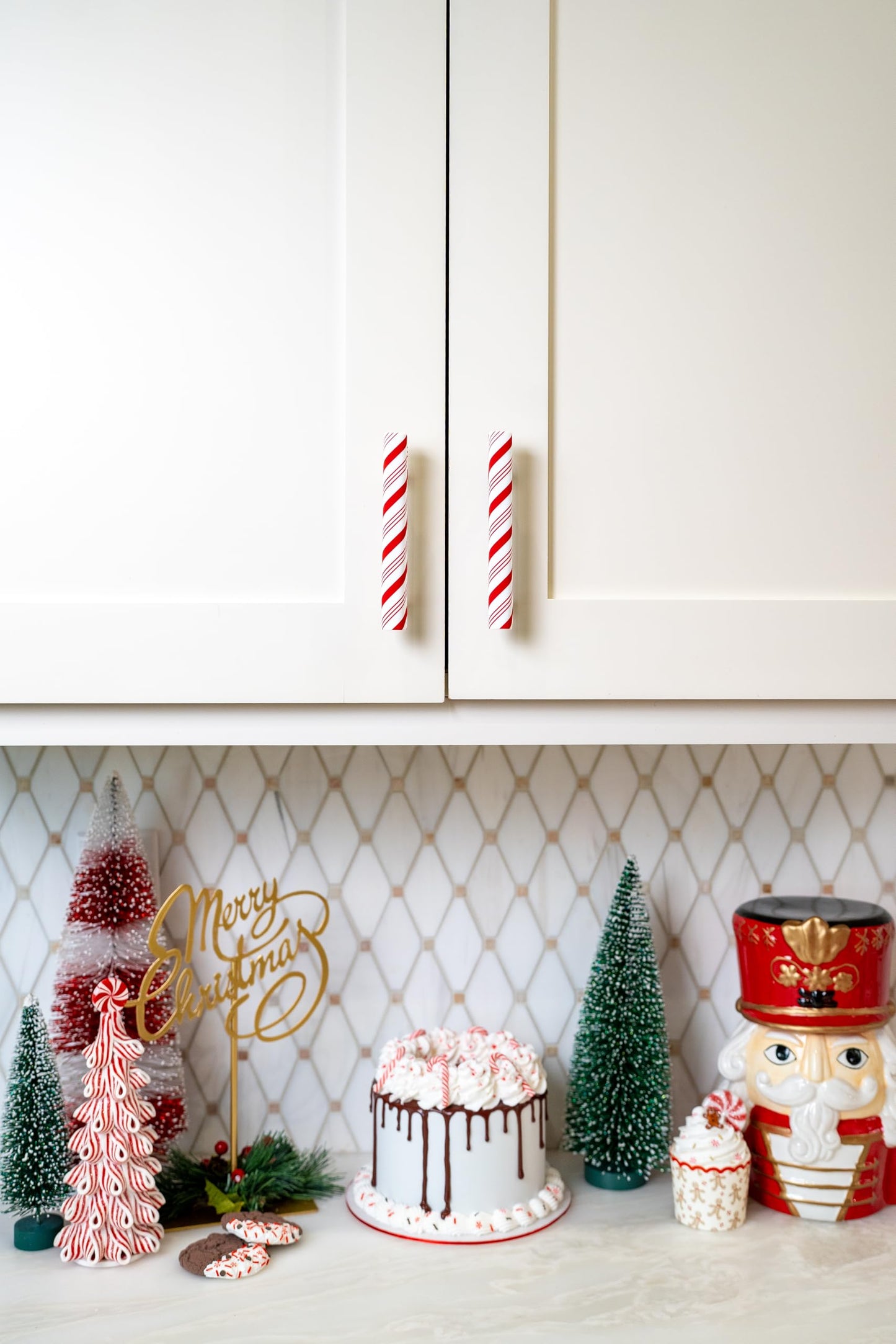 Knobēz Handlez 10pk Small Covers, Peppermint Stick Festive Holiday Decor