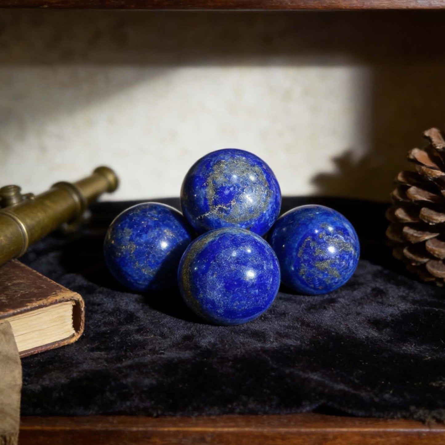 AierCrystal Natural Stone Crystal Sphere Feng Shui Home Decoration Ball Positive Energy Scrying Orb for Meditation Tool for Spiritual Space Purification Globe Diameter 4-5cm Lapis Lazuli Sphere