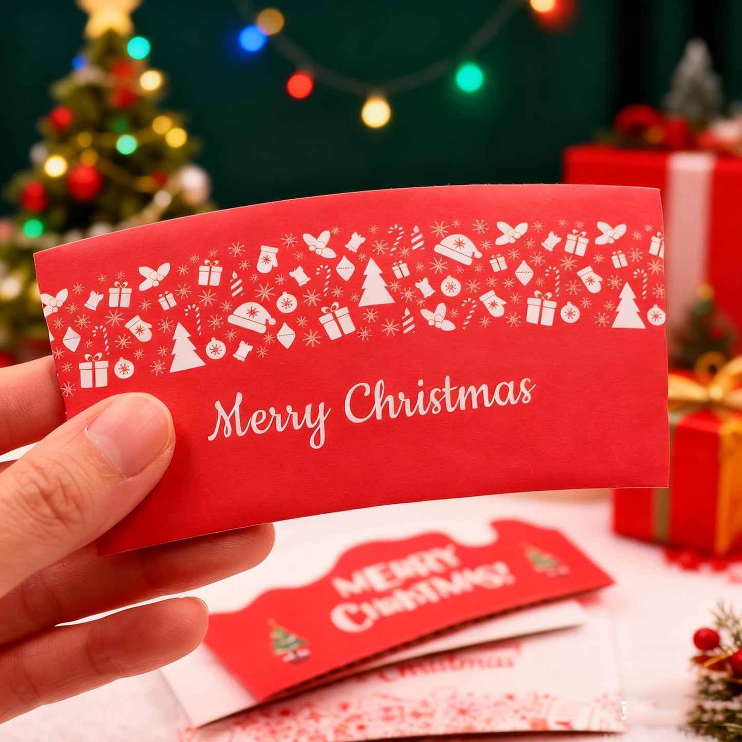 EchoDone Christmas Disposable Coffee Cup Sleeves Paper Corrugated Cup Jackets 200 Count Christmas Tree, Elk Pattern Fit for 90mm Diameter Cups 10oz 12oz 16oz (Without Cups)
