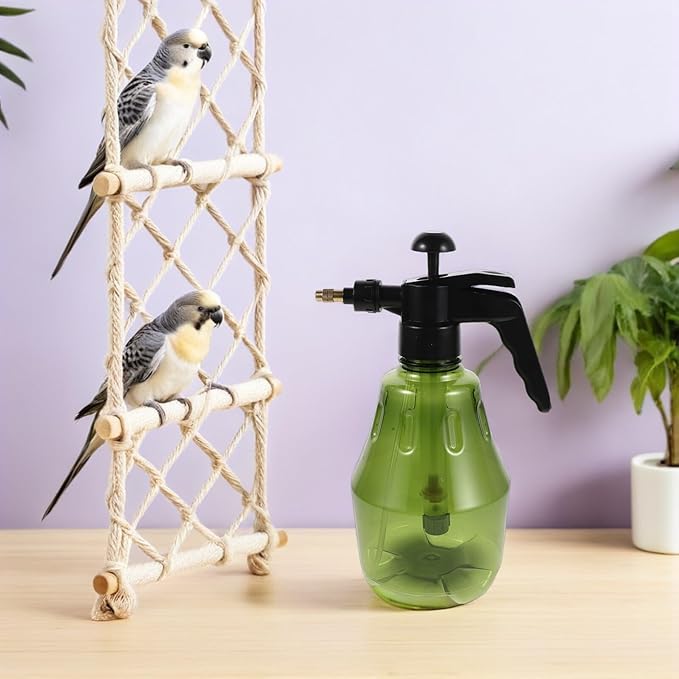 ORFOFE Parrot Bath Misting Bottle 1.5l Handheld Adjustable Nozzle Sprayer Portable Plastic Bird Bath for Indoor Pet Bathing and Cage Cleaning