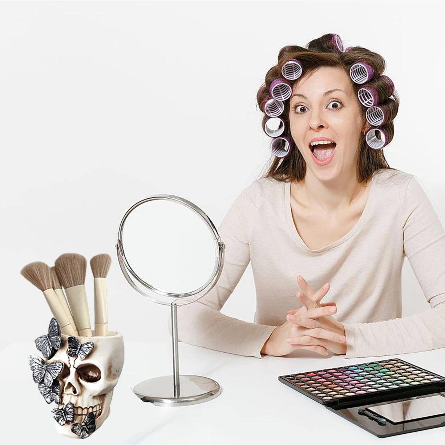 Fsocpen Skull Pen Holder,Skull Makeup Brush Holder,Bathroom storage Holder,Spooky Goth Decorations,Halloween Decoration,Vanity, Desk, Office Organizer, Stationary, Decor Planter
