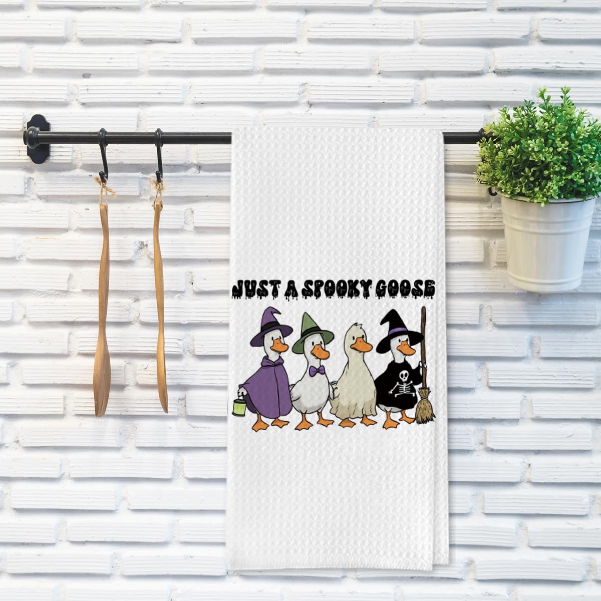 Halloween Goose Gifts Kitchen Towels, Just a Spooky Goose Decorative Towels for Bar Kitchen Bathroom