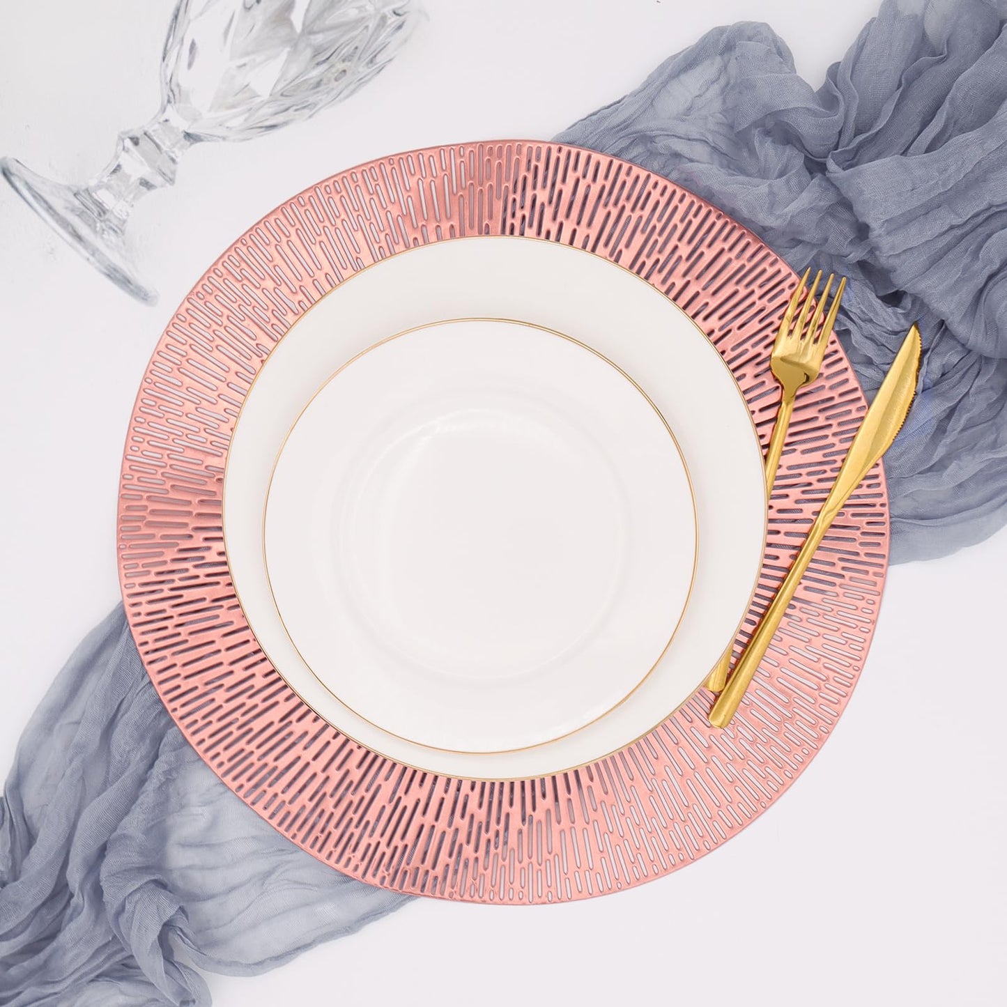 Round Placemats Rose Gold Placemats Set of 6 Metallic Vinyl Place Mats Non Slip Tablemats Table Setting Kitchen Table Mats for Dining Table Holiday Wedding Decorative