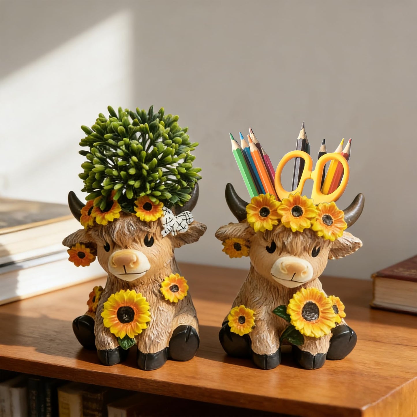 Cute Highland Cow Planter, 4.13 inch Resin Succulent Pot, Animal Planter with Drain, Mini Cows Flower Pots, Storage Containers for Outdoor Indoor Backyard Balcony Planters Home Garden Decor Gifts
