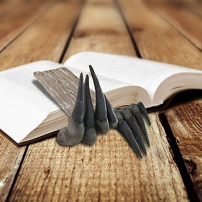 Scary Ghost Hands Bookshelf Halloween Room Decor, Halloween Indoor Decorations for Bookshelf, Gothic Demon Claws Bookmarks Decorations for Book Lovers