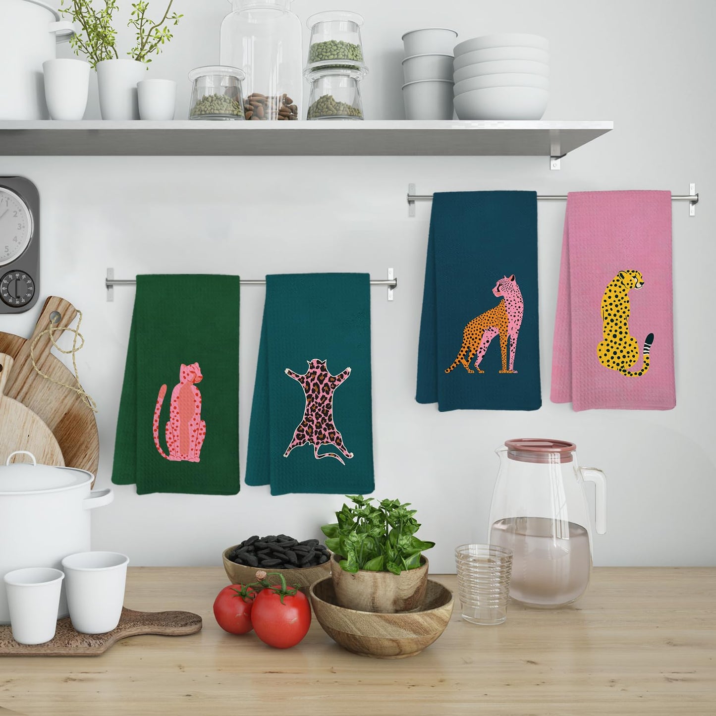 KFXHANGD Preppy Cheetah Kitchen Towels and Dishcloths Set of 4, Trendy Cheetah Bathroom Decor, Funky Leopard Dish Towels, Pink Leopard Decorative Hand Tea Towel for Bathroom Kitchen, 16x24 Inches