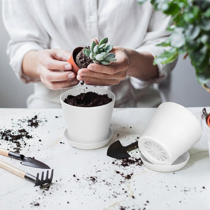 Hahood 60 Pieces White Plastic Planters 4 Inch Flower Pot with Trays Labels Plant Pots Plants Nursery Pot Flower Seedling Nursery Pots for Indoor Outdoor Plant, Herb, Succulent