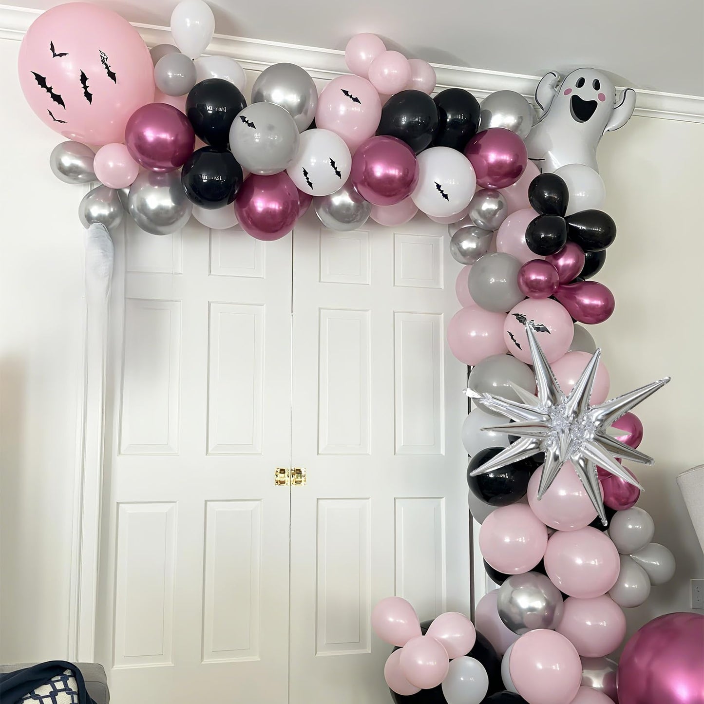 Froova Halloween Balloon Arch Kit, 131 Pcs Pink Black Silver Balloon Garland with 3D Bat Stickers Ghost Star Balloons for Girls Halloween Baby Shower Spooky Birthday Party Decorations