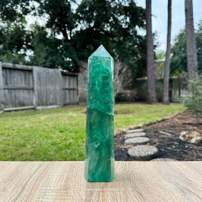 5.9 Inch Green Fluorite Point Wand, Natural Hexagonal Prism Crystal Pillar, Single Point Fluorite Crystal Stick, Reiki Healing Energy Stone, Craft Ornament for Meditation Home Decor Spiritual Gift