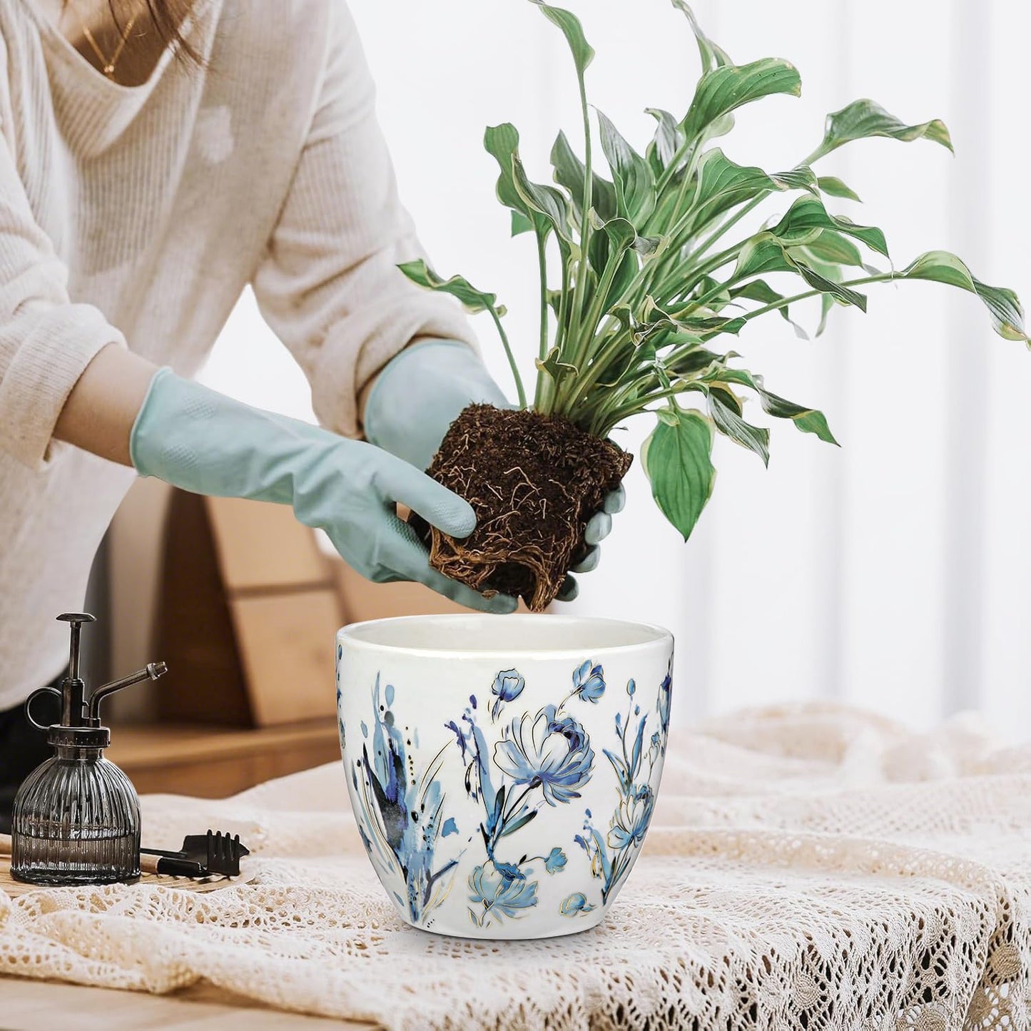 Decorative Flower Pots Blue and White Plant Pot Gold Accent Ceramic Planters for Indoor Plants Pots with Drainage Retro Planter Pot for Succulents Cactus Herb Snake Plants Outdoor Garden, 7.6/5.5 Inch