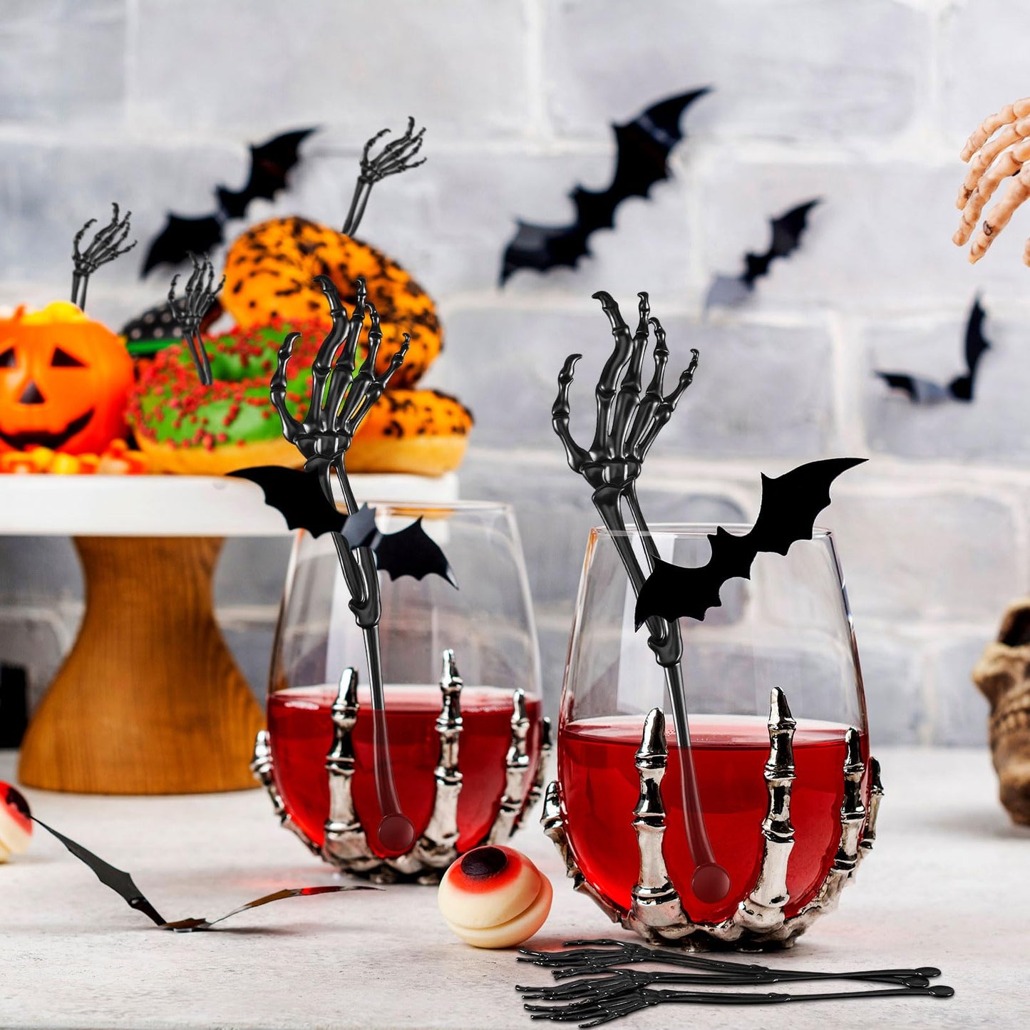 Remerry 48 Pcs Halloween Drink Stirrers Skeleton Swizzle Sticks Skeleton Arms Hands Cocktail Garnish Plastic Cocktail Food Picks for Halloween Bar Horror Party Table Decoration (Black)