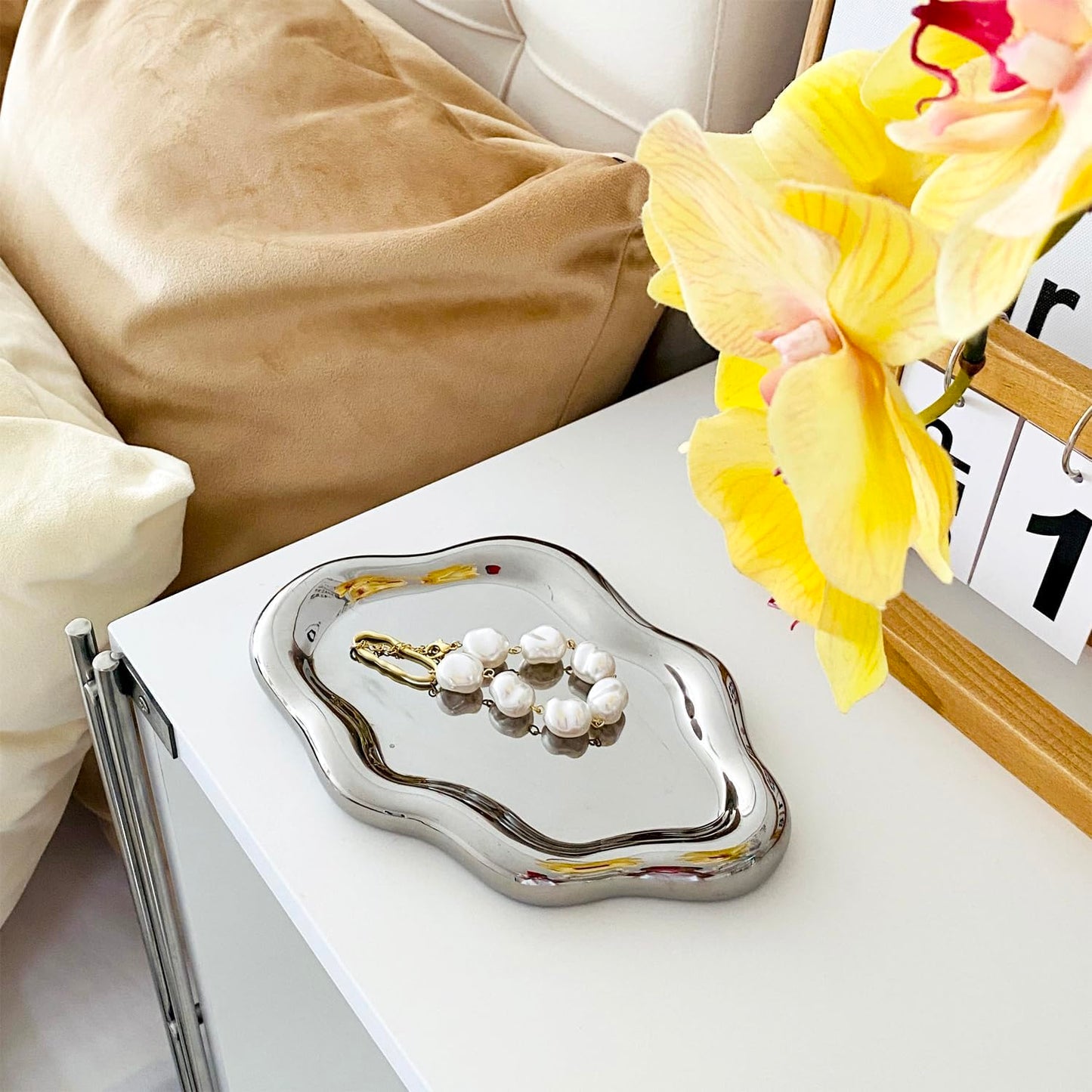 Conviv Ceramic Jewelry Tray,Perfume Trinket Dish,Ring Key Bowl Vanity Cute Room Decor Aesthetic, Birthday Mother's Day Thanksgiving Day Christmas Warm House Gifts for Women(Silver)
