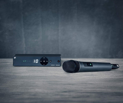 Sennheiser Pro Audio XSW 1-825-A Vocal Wireless Microphone, A Range 548-572 MHz, Black, medium