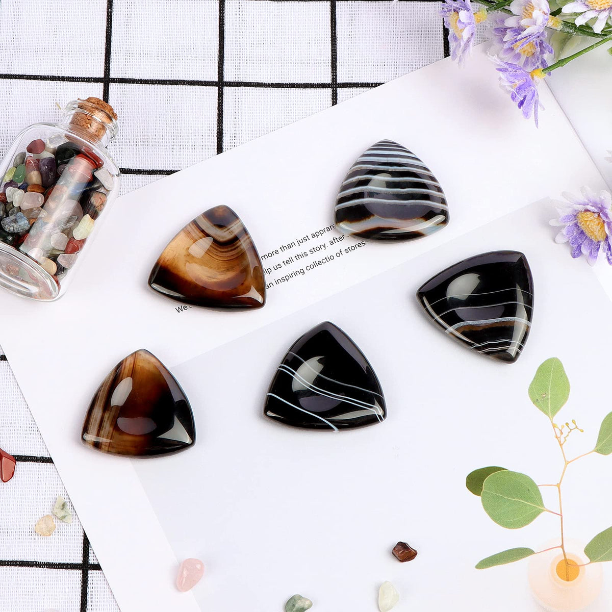LEADGEM Thumb Black Band Onyx Worry Stone for Anxiety Healing Crystals Agate Triangular Shaped Palm Stones for Anxiey Relief 1.6”