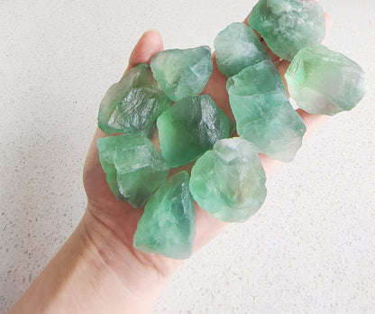 1 lb Rough Crystals Bulk Raw Green Fluorite Healing Stones for Tumbling, Wire Wrapping, Wicca Reiki,Meditation and Home Decor